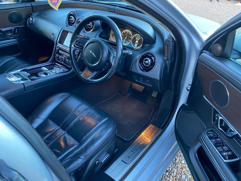 JAGUAR XJ