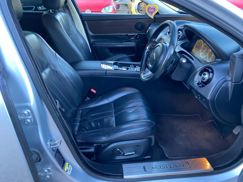 JAGUAR XJ