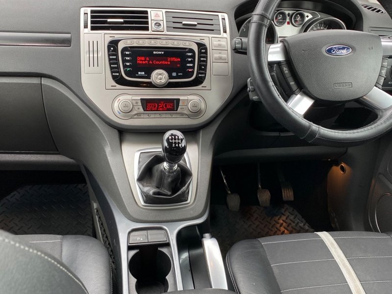 FORD KUGA