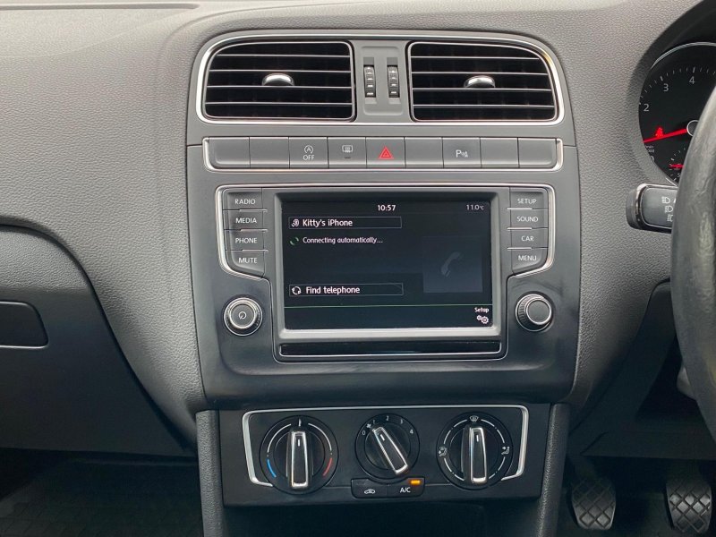 VOLKSWAGEN POLO