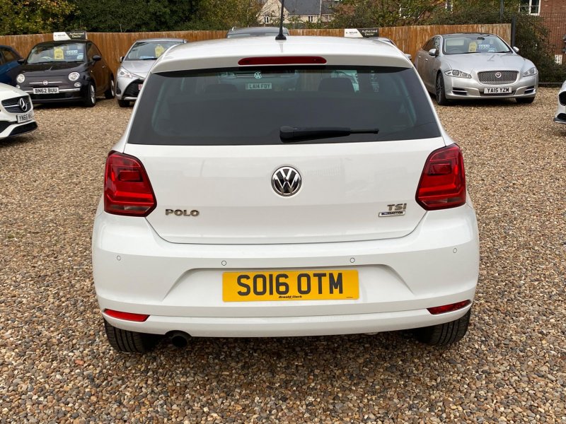VOLKSWAGEN POLO