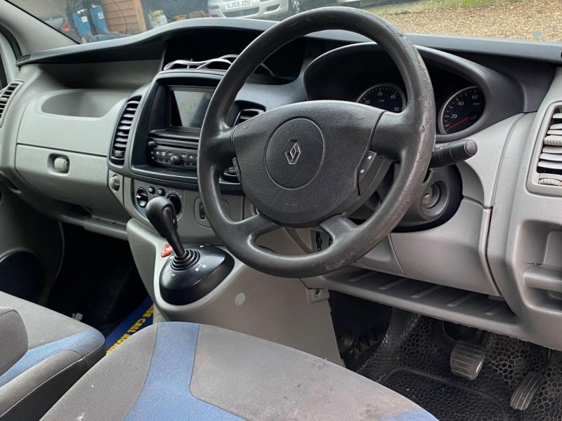 RENAULT TRAFIC