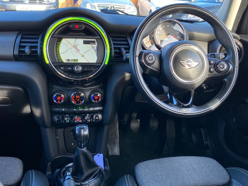 MINI HATCH