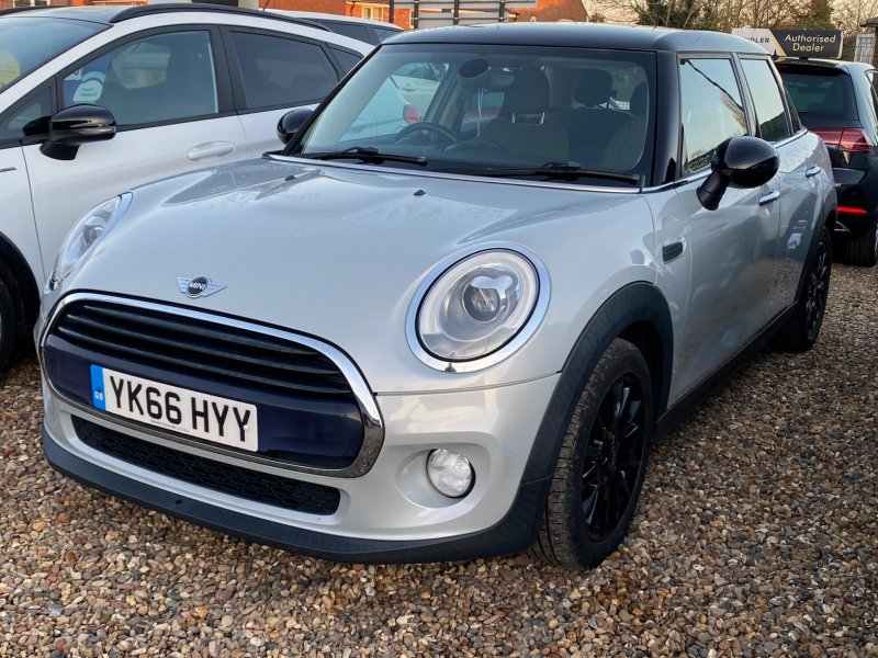MINI HATCH