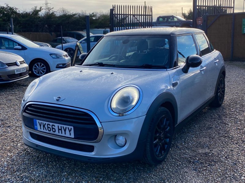 MINI HATCH