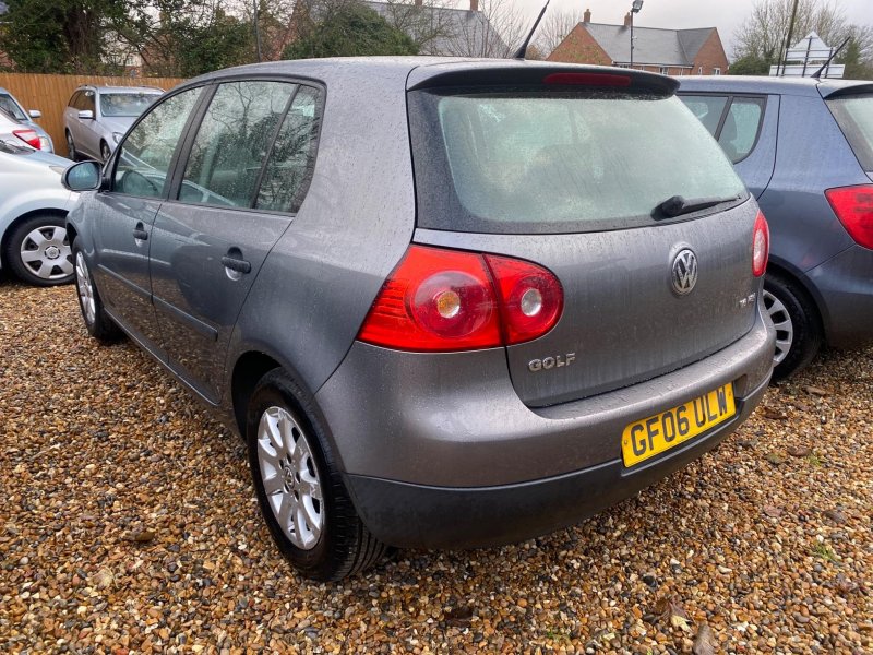 VOLKSWAGEN GOLF