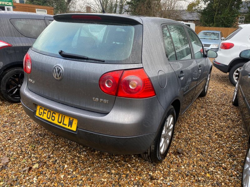 VOLKSWAGEN GOLF