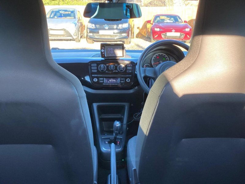 VOLKSWAGEN UP