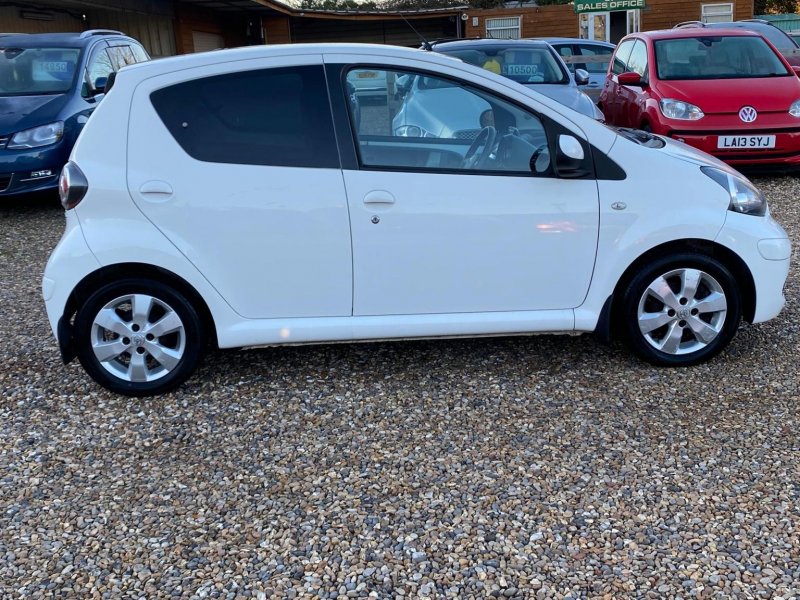TOYOTA AYGO