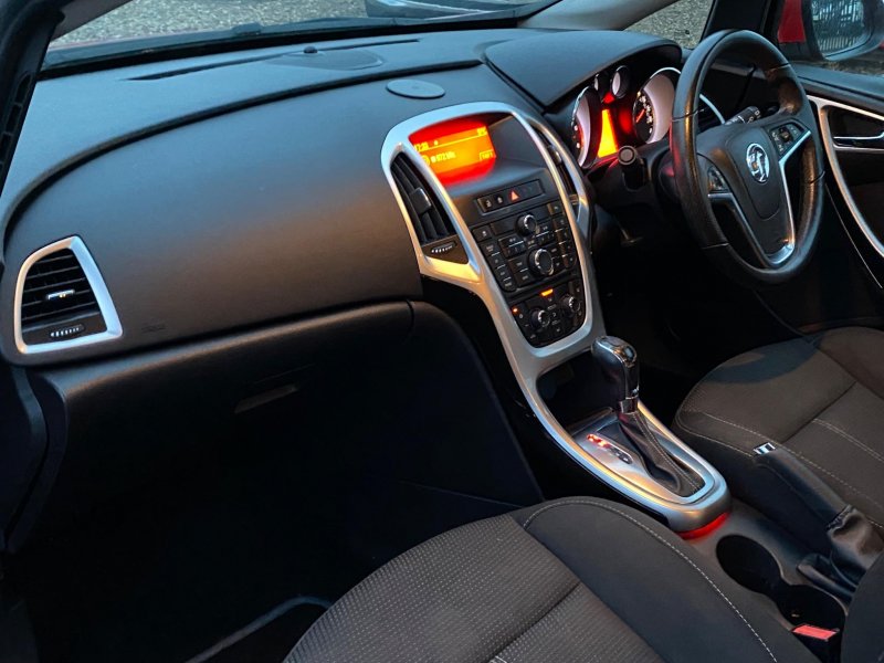 VAUXHALL ASTRA
