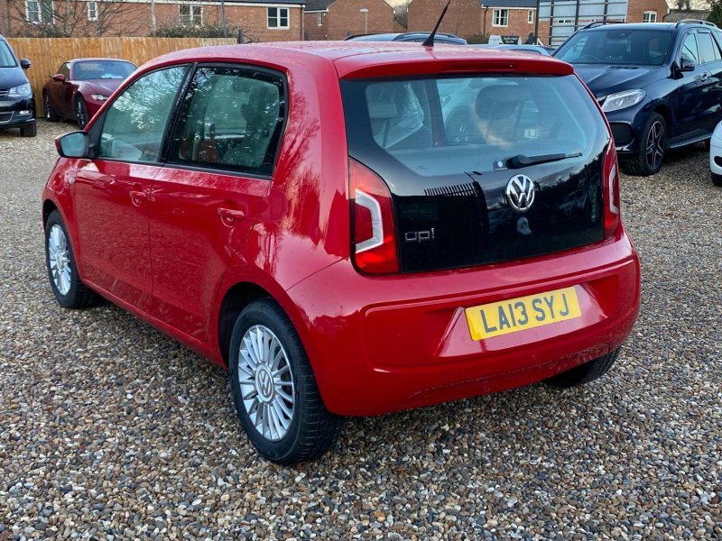 VOLKSWAGEN UP