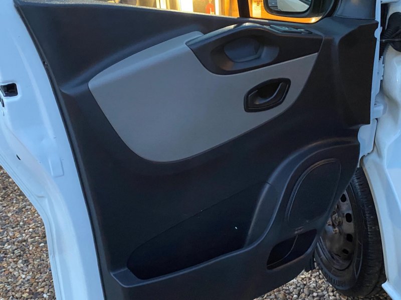 RENAULT TRAFIC