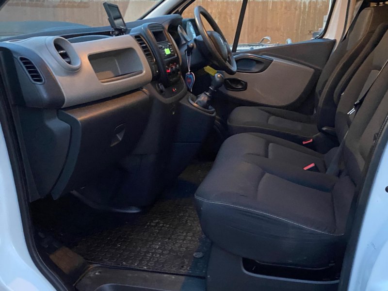 RENAULT TRAFIC