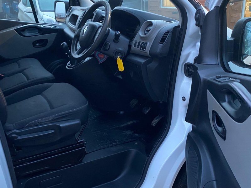 RENAULT TRAFIC