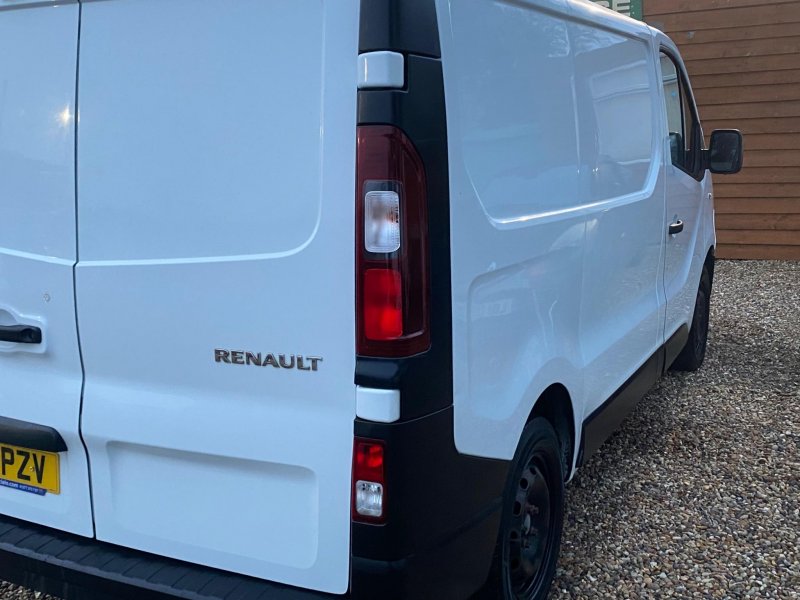 RENAULT TRAFIC