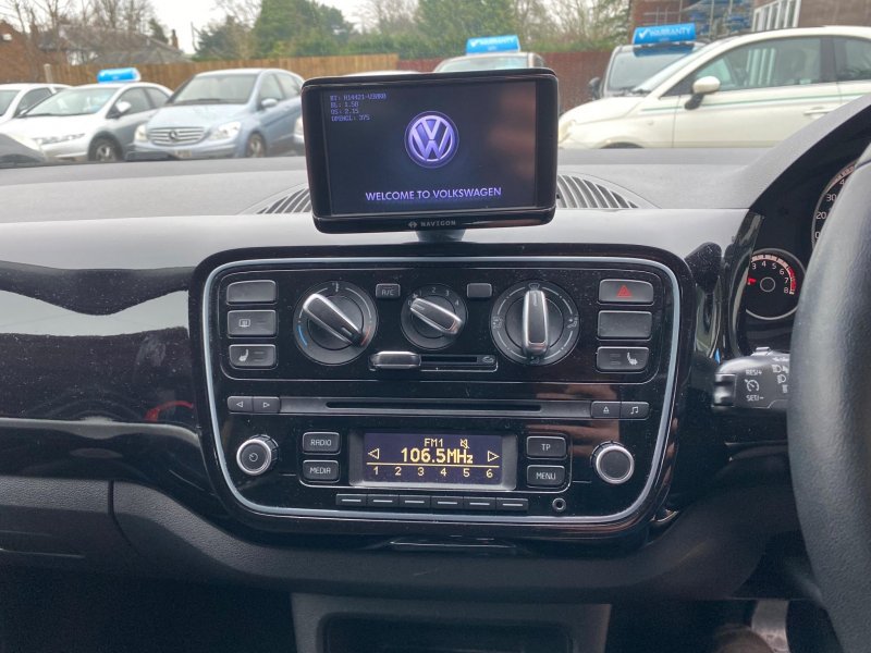 VOLKSWAGEN UP