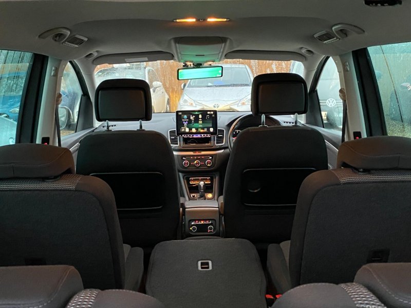 VOLKSWAGEN SHARAN