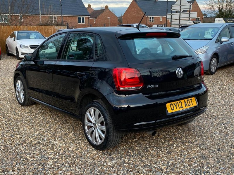 VOLKSWAGEN POLO