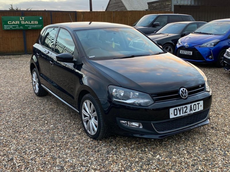 VOLKSWAGEN POLO