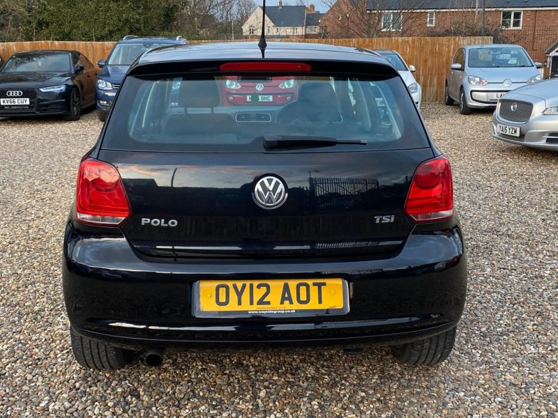 VOLKSWAGEN POLO