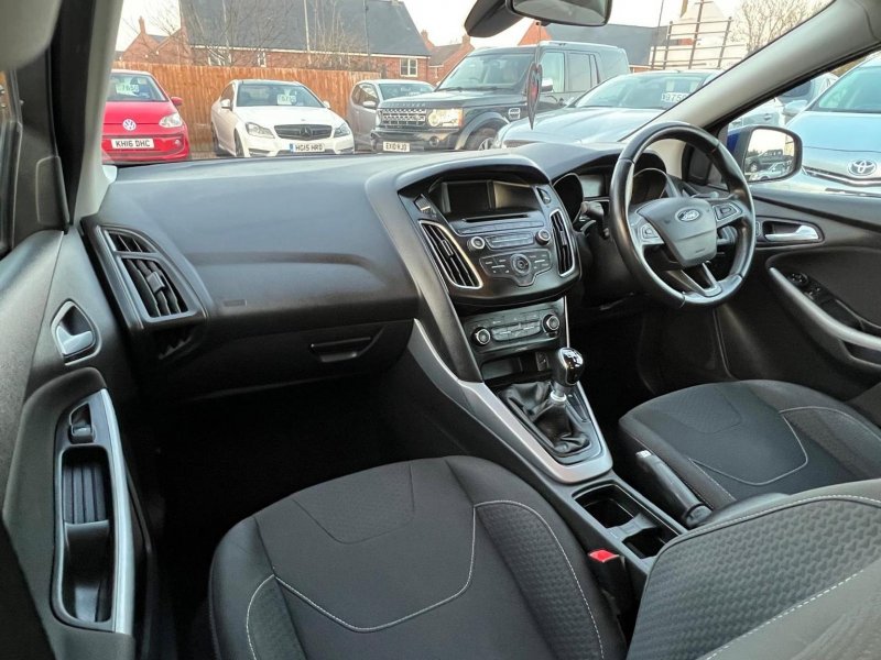 FORD FOCUS