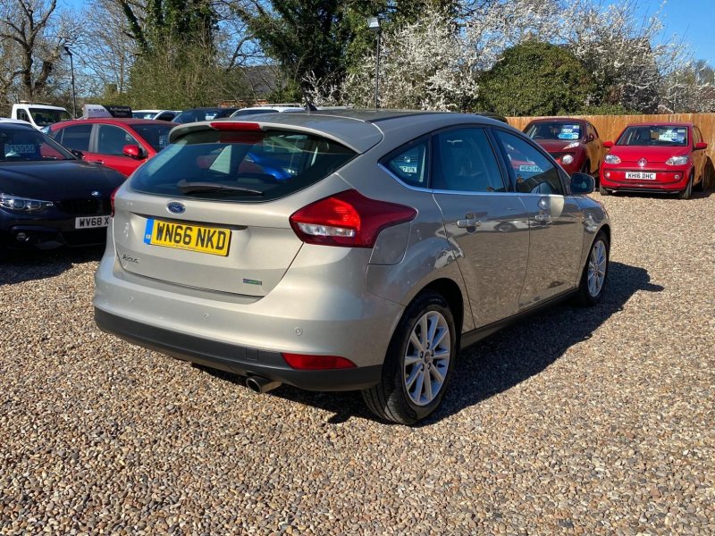FORD FOCUS