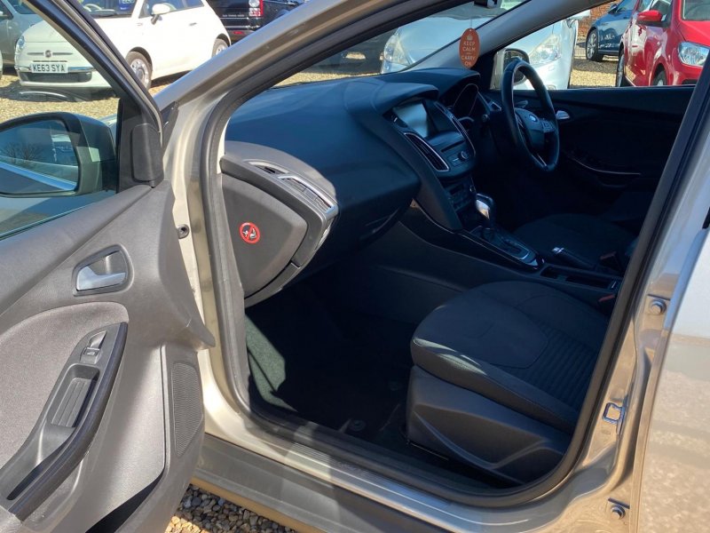 FORD FOCUS