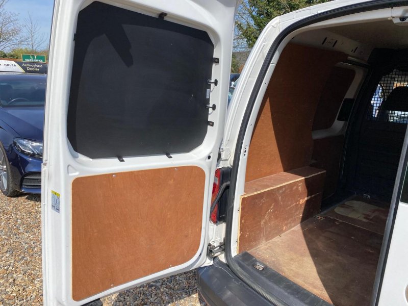 VOLKSWAGEN CADDY